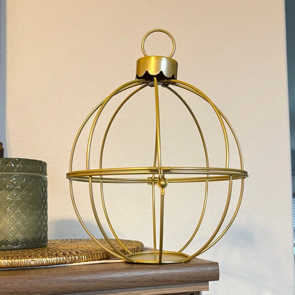 🆕Gold Metal Decorative Lantern Or Open Terrarium Form